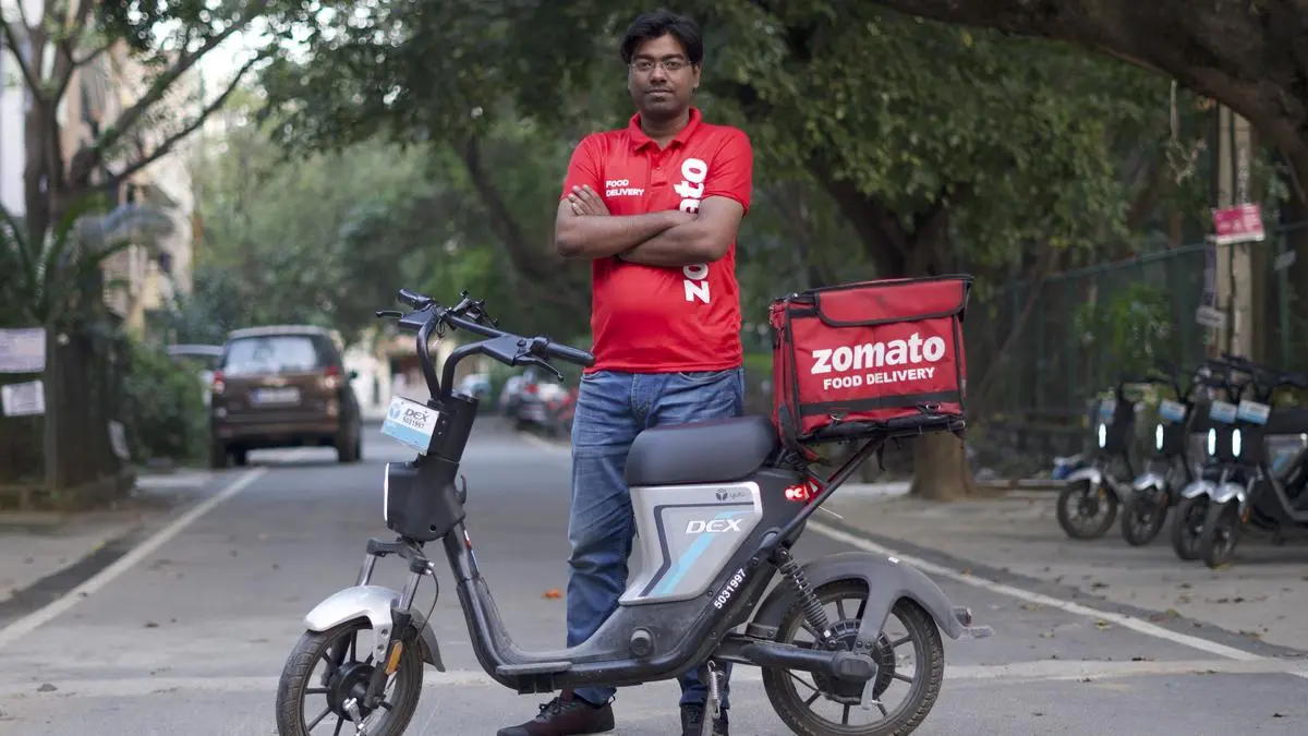 Yulu to provide 25,000 to 35,000 bikes to Zomato’s delivery partners
